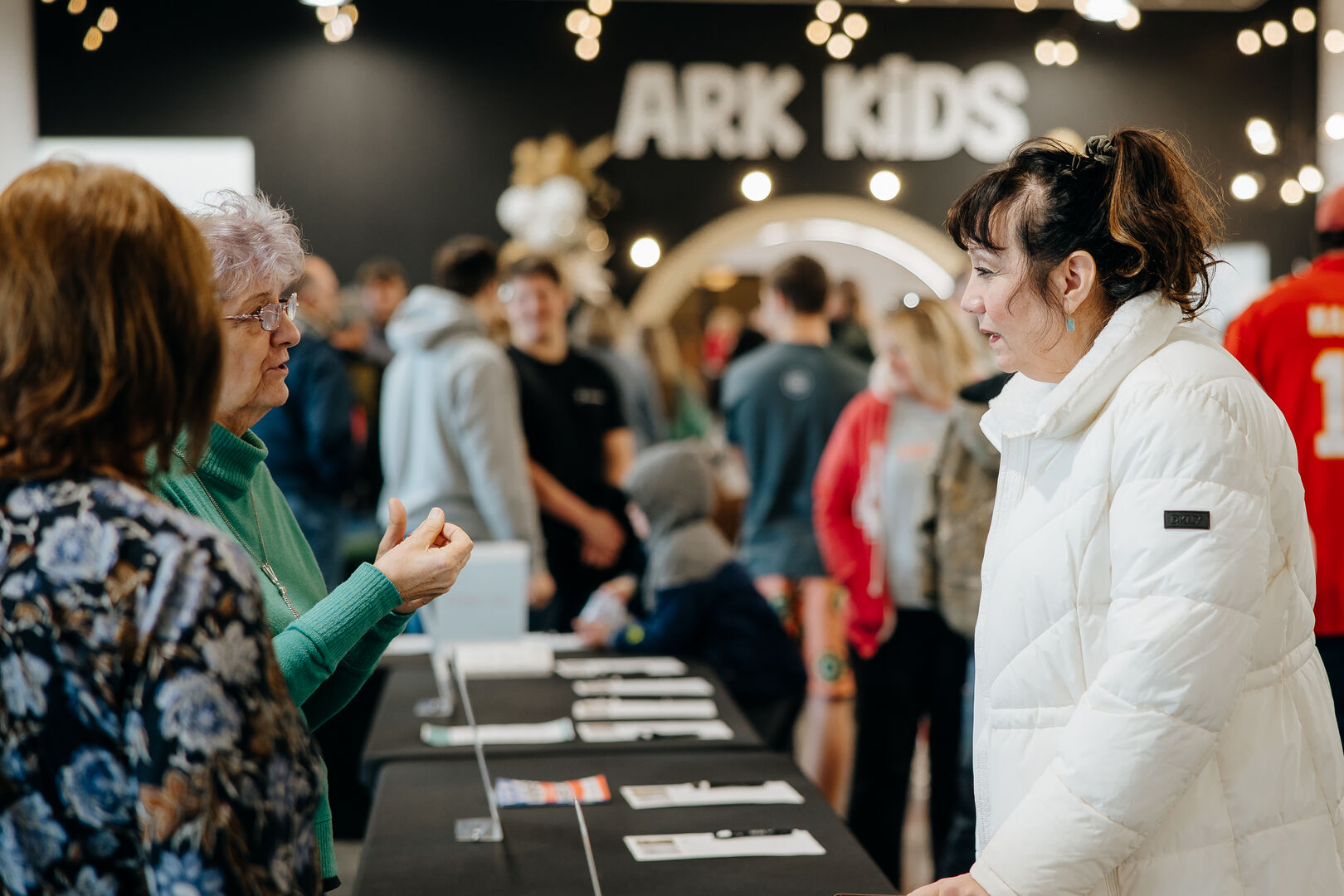 CANDLELIGHT SERVICE (Family Style) Background